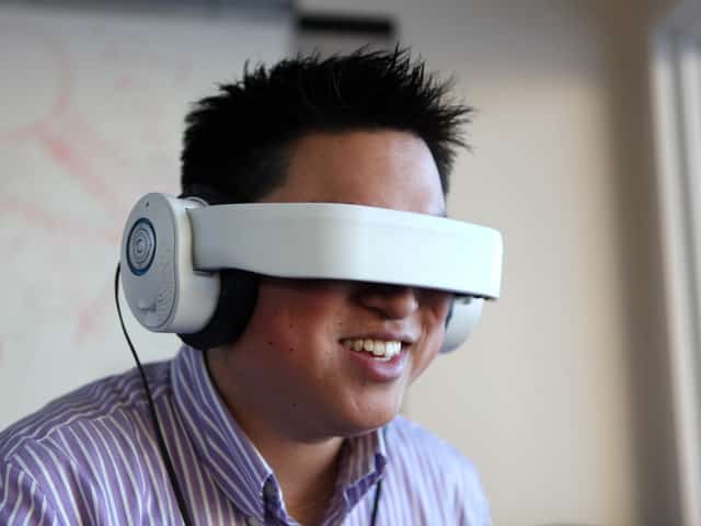avegant virtual reality headset