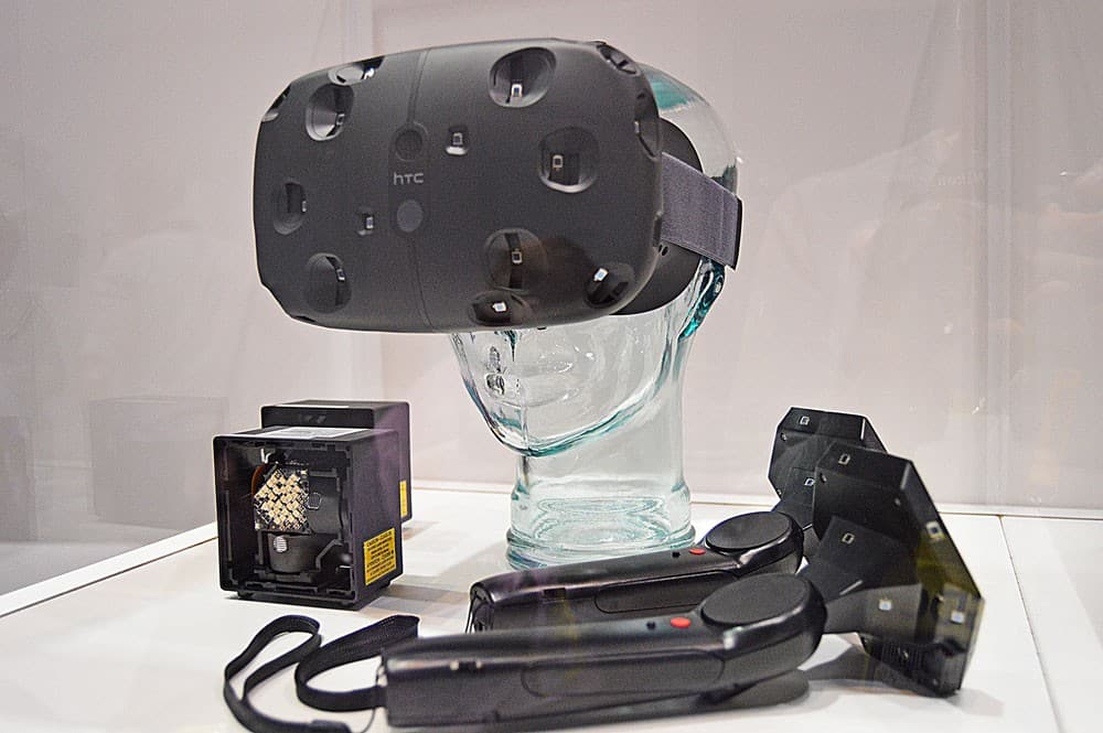 Virtual Reality Headsets - HTC The Vive