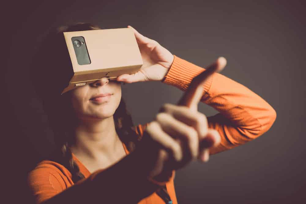 Social Tech - Virtual Reality may change our behavior
