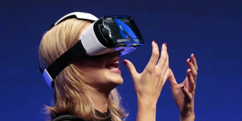 VR Tech - Samsung Gear VR headset